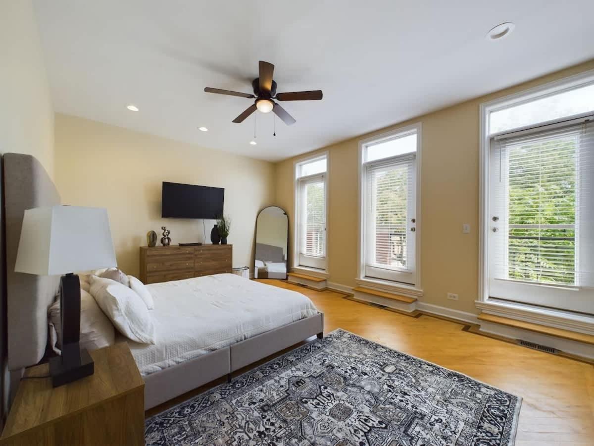 Ferienhaus Luxe 4br With Hot Tub & Game Chicago